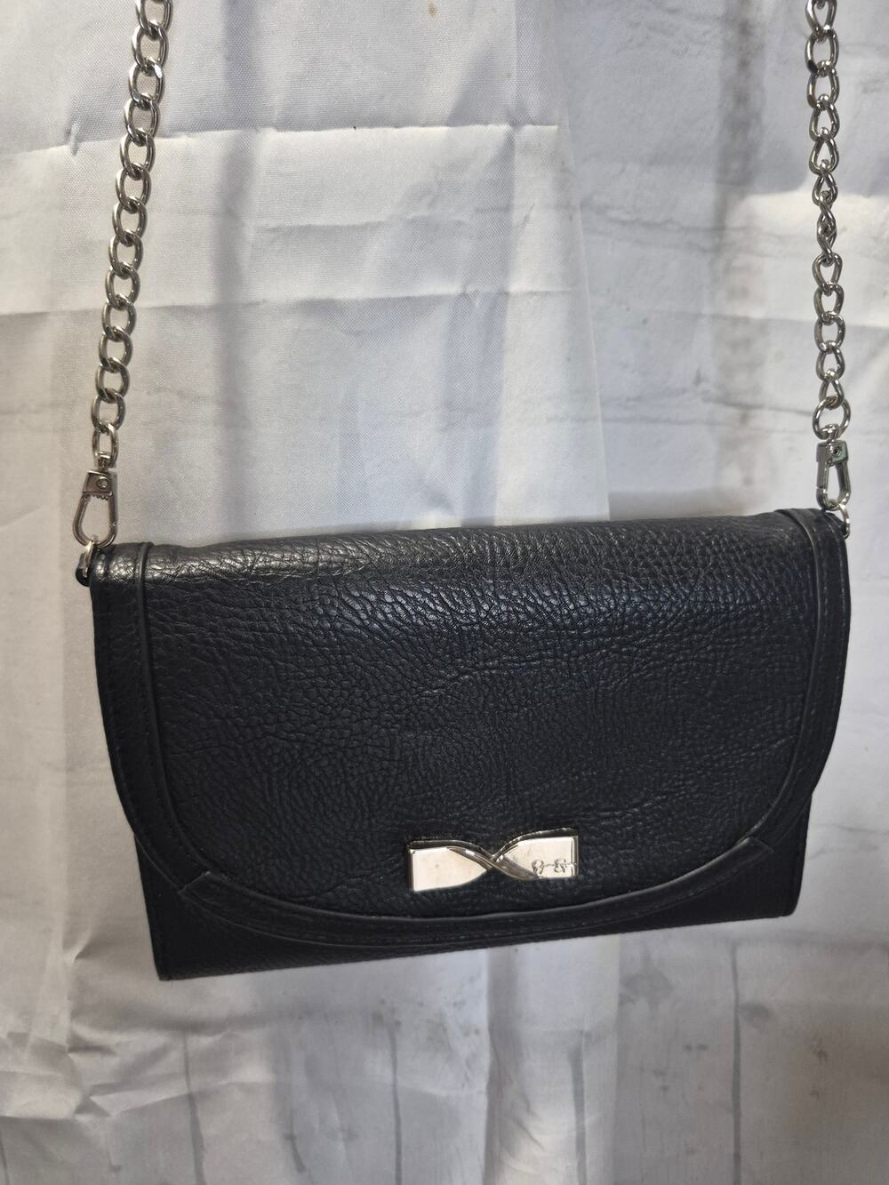 Jessica Simpson small Black crossbody strap wallet